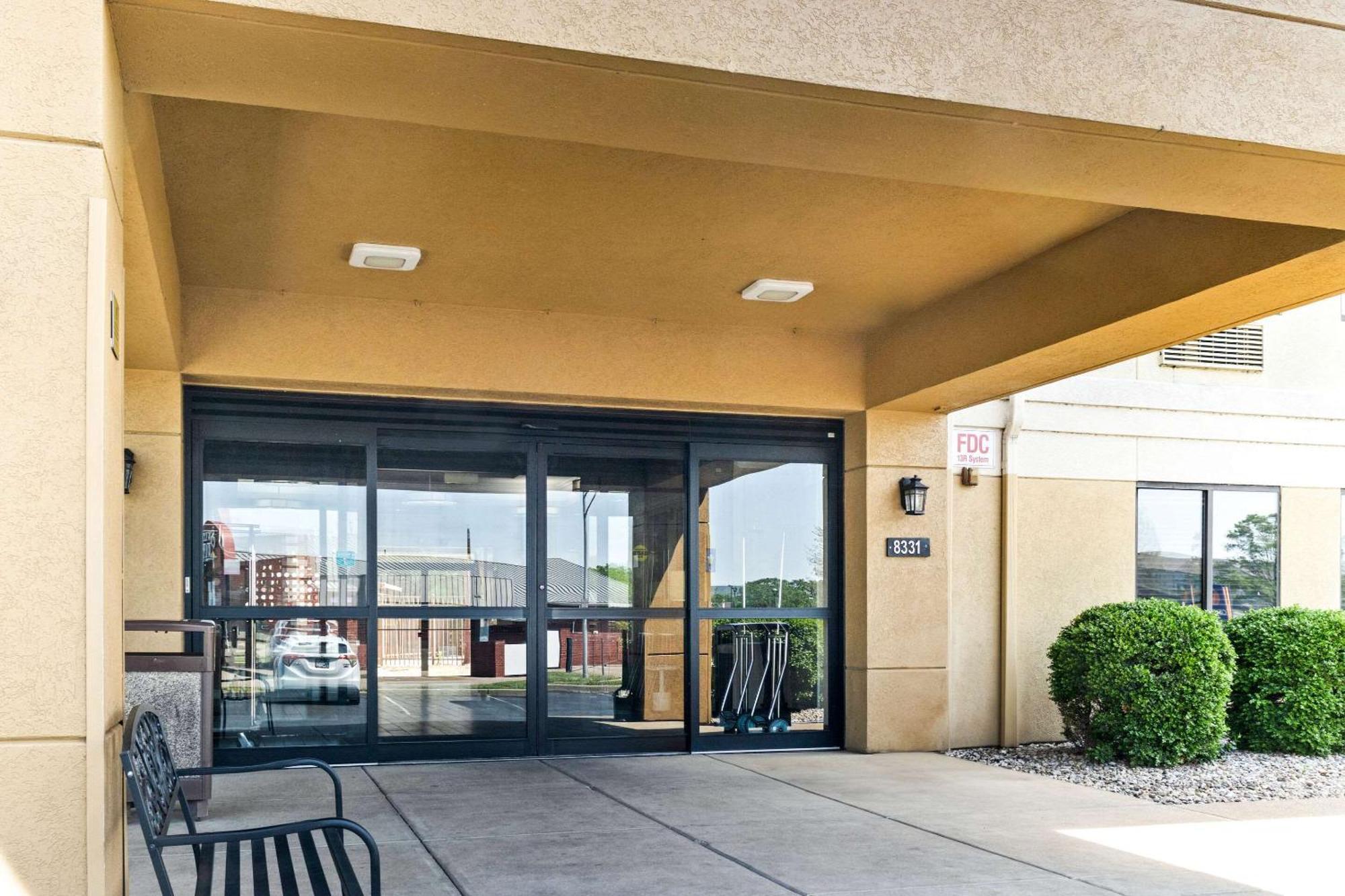Comfort Inn Evansville East Exteriör bild